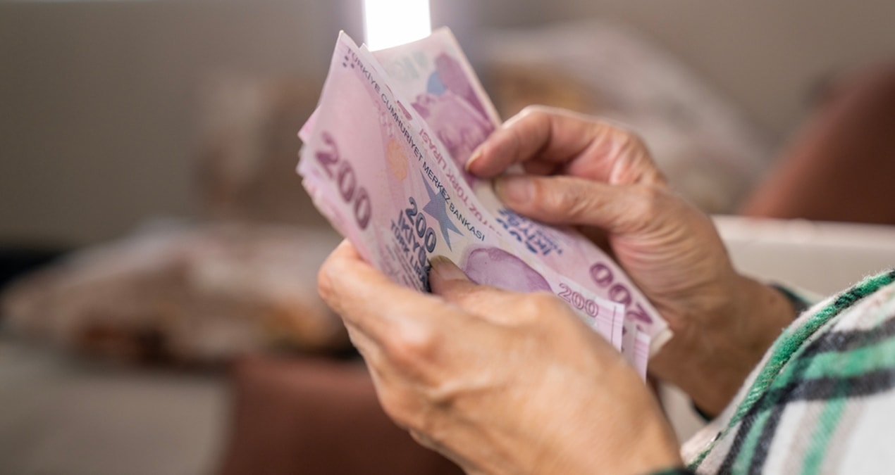 Emeklilerin beklediği paralar bu ay yatırılacak mı?